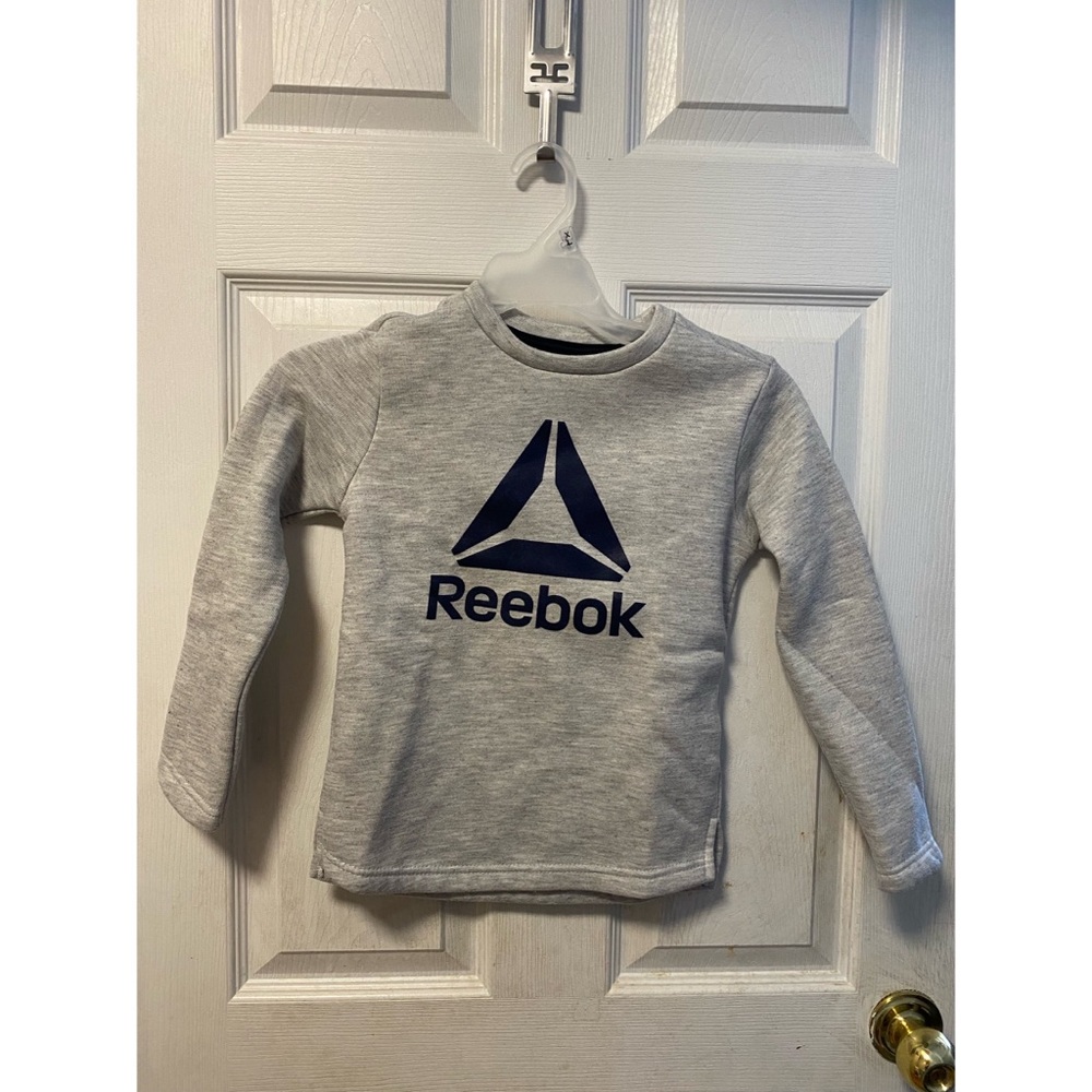 Reebok Kids / Boys Gray Sweatshirt Size 6
